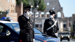 Coronavirus: viola quarantena denunciata dai carabinieri. Fermata dai Carabinieri mentre si recava a comprare le sigarette