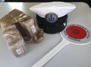 Polizia Locale recupera un chilogrammo di hascisc