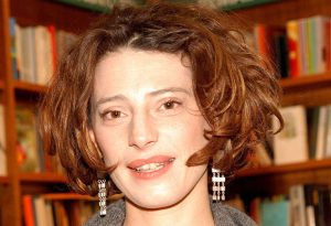 Silvia Ferrari presenta “Le Cose Giuste”  il 27 maggio. Dialoga con l’autrice Pierluigi Senatore