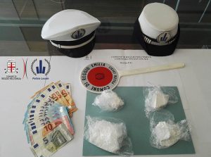 Due etti di cocaina nascosti in un casolare abbandonato a Villa Sesso. Spacciatore arrestato