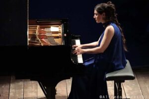 Il 9 aprile la lezione-spettacolo della pianista Mariangela Vacatello