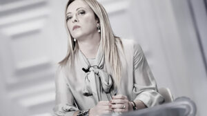 Ora Meloni lotta contro ogni “ambientalismo ideologico”. Ogni giorno un nemico diverso