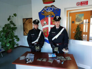 Spacciatore da oltre 3 anni Carabinieri eseguono misura cautelare a carico di 23enne