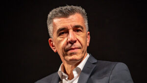 L’ultimo “Mercoledì da Leoni” a Reggio Emilia con Gino Cecchettin e “Il Lago dei Cigni” in piazza