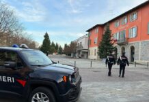 Violentissima aggressione nel reggiano. Calci e pugni alla moglie davanti al figlio minore: arrestato dai Carabinieri