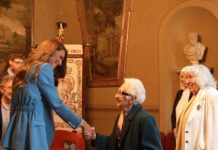 La Principessa del Galles in visita. Nella Sala Rossa del Municipio per parlare di nidi e scuole d’infanzia con le decane di Reggio Children