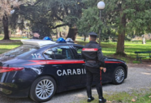 In città su un monopattino rubato: 20enne denunciato