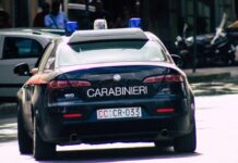 Colpisce la moglie alla coscia con un bicchiere di vetro: la donna è grave, lui è agli arresti