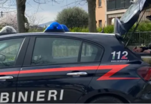 Stalker seriale condominiale: donna 68enne trasforma l’appartamento in base operativa di vessazioni